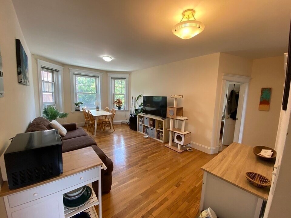 76 Parkman St, Unit #4 in Brookline, MA - Foto de edificio