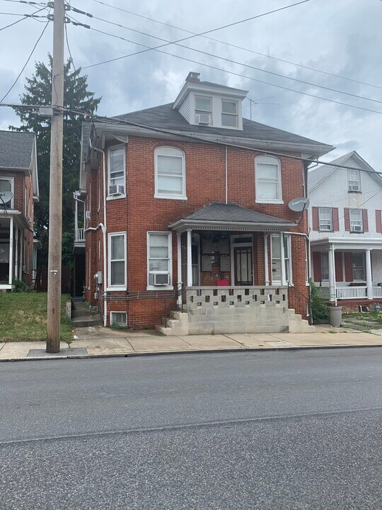 321 Lincoln Way W, Unit 1st Floor in Chambersburg, PA - Building Photo