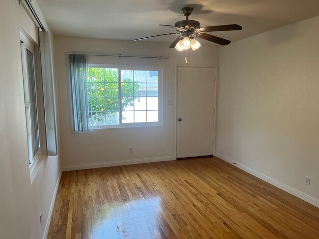 1126 E Palmer Ave, Unit B