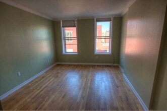 718 Grand St in Hoboken, NJ - Building Photo - Building Photo