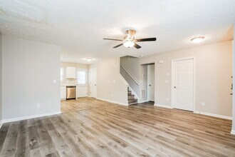 206 Mingocrest Dr in Knightdale, NC - Building Photo - Building Photo