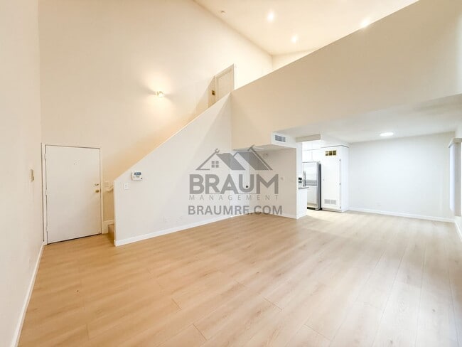 property at 5245 Riverton Ave