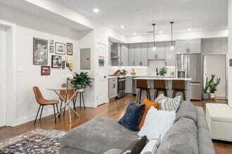 21 Lexington St in Boston, MA - Building Photo - Building Photo