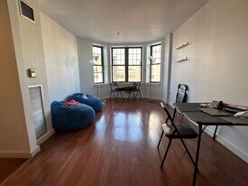 623 Commonwealth Ave in Boston, MA - Building Photo