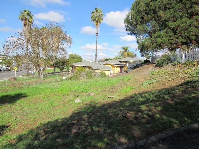 Civic Center Vista in Vista, CA - Building Photo - Building Photo