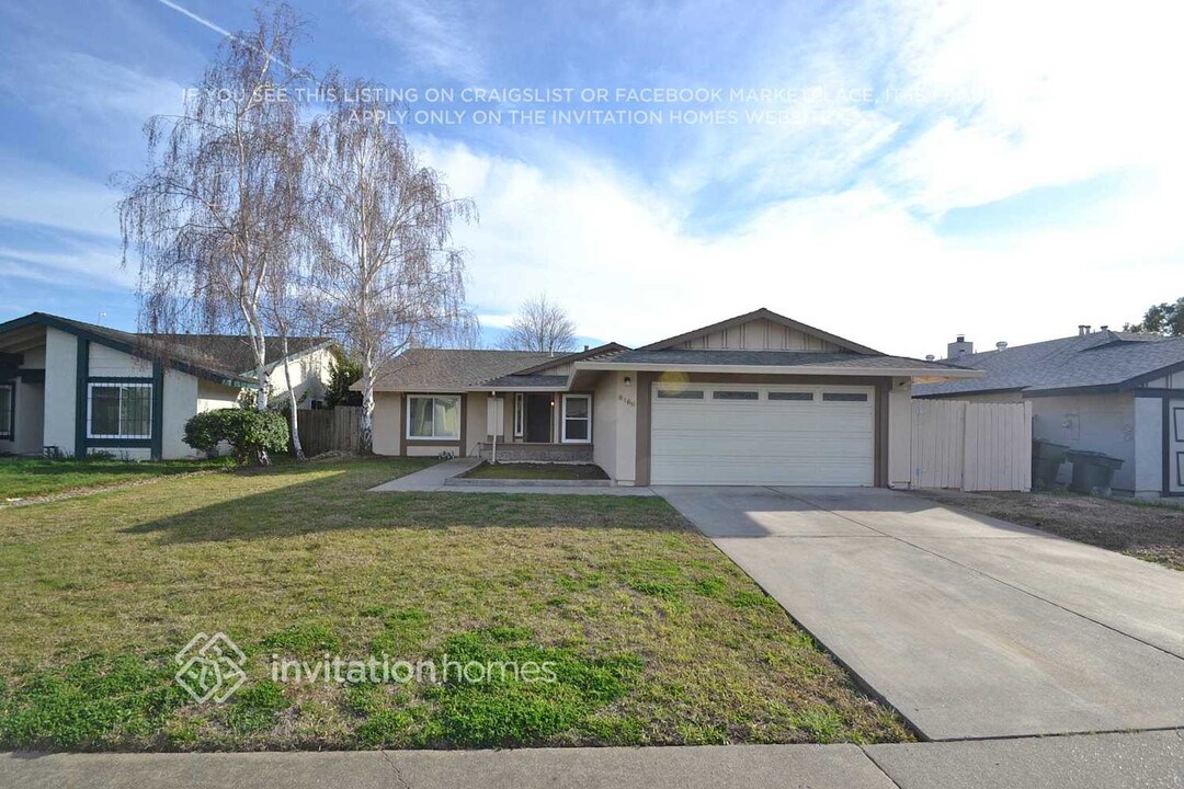 8166 Austell Way in Sacramento, CA - Building Photo