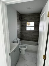 325 NW 11th St in Pompano Beach, FL - Building Photo - Building Photo