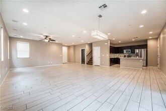 432 Cadence View Way in Henderson, NV - Building Photo - Building Photo