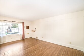 1537 Court St in Alameda, CA - Building Photo - Building Photo