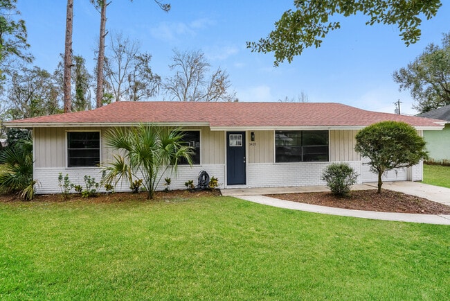 3409 Silver Palm Dr in Edgewater, FL - Building Photo - Building Photo