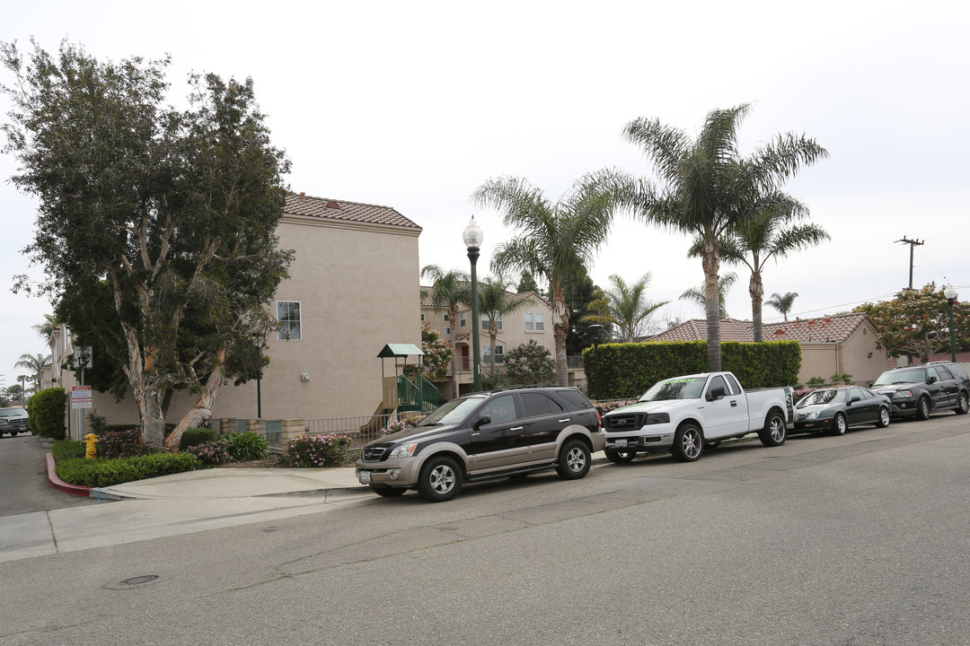 Villa Solimar in Oxnard, CA - Building Photo