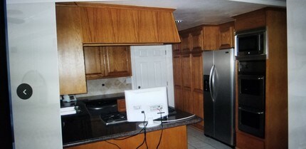 2827 Francis Ln in Costa Mesa, CA - Building Photo - Building Photo