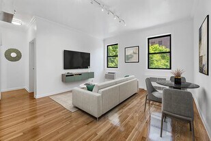 69 1/2 Morton Street in New York, NY - Building Photo