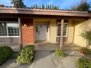 12804 Elmfield Ln in Poway, CA - Building Photo - Building Photo
