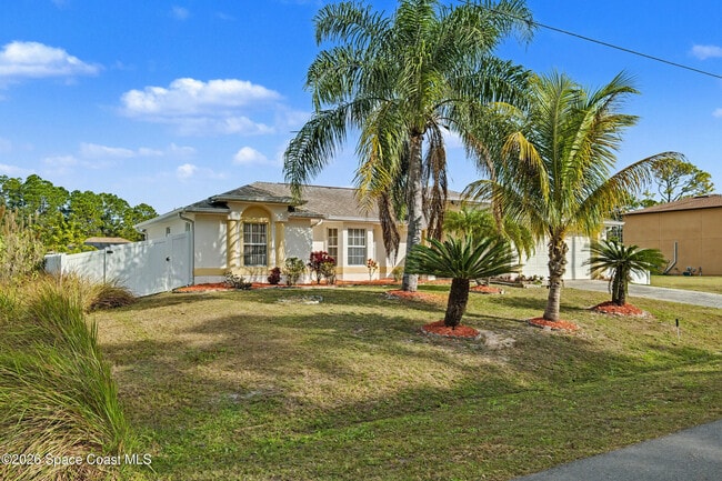 1175 Altamira St NW in Palm Bay, FL - Building Photo - Building Photo