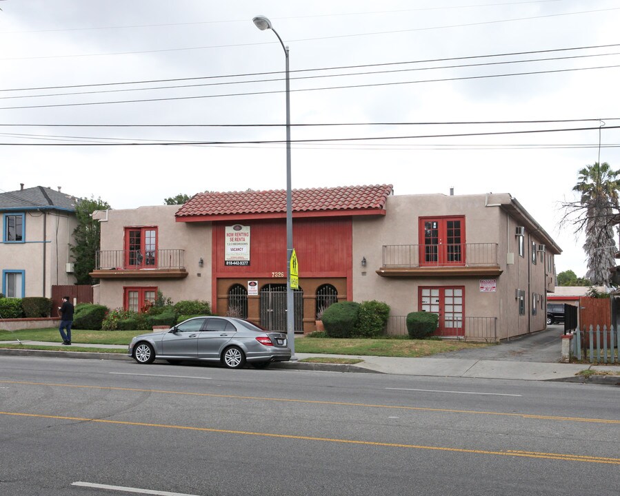 7326-7330 Kester Avenue in Van Nuys, CA - Building Photo