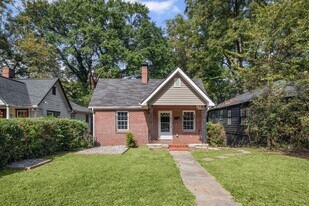 1005 Westmoor Dr NW in Atlanta, GA - Building Photo