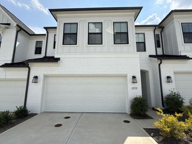 property at 6032 Mariemont Cir
