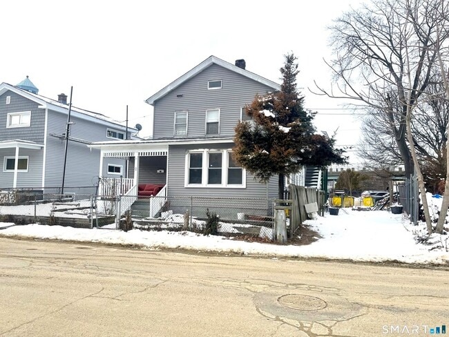 128 Franklin St in Waterbury, CT - Foto de edificio - Building Photo