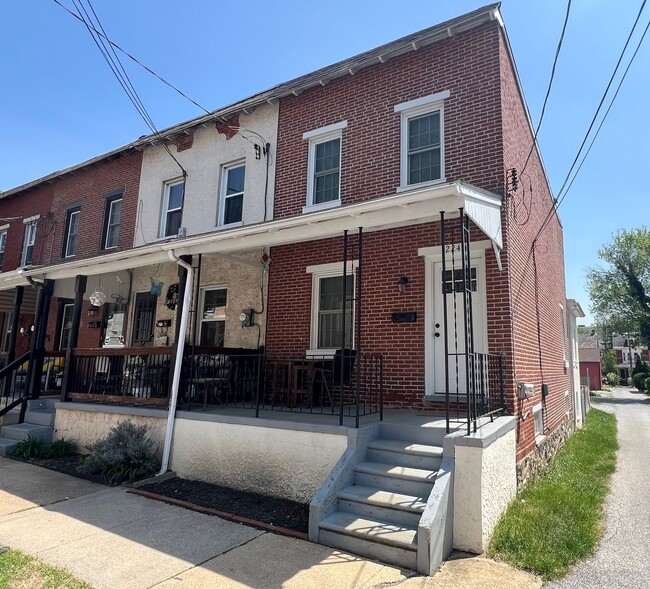 property at 224 W Lafayette St