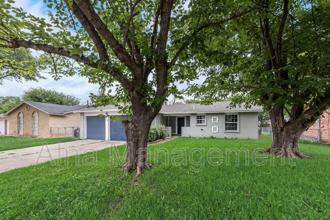 property at 1406 Willowbrook St