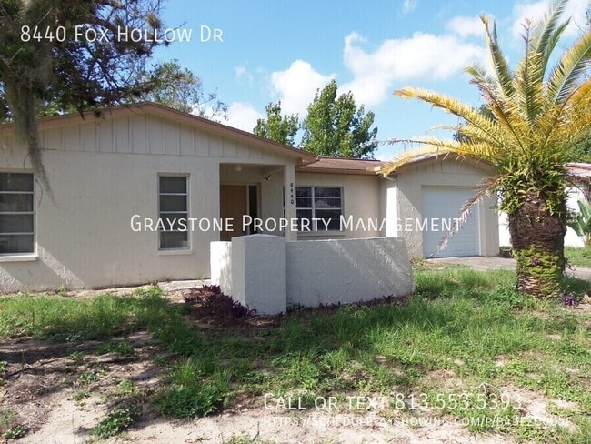 8440 Fox Hollow Dr in Port Richey, FL - Building Photo - Building Photo