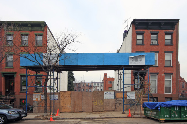 51 Woodhull St in Brooklyn, NY - Foto de edificio - Building Photo