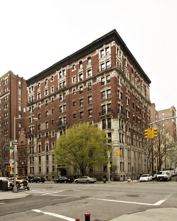 495 West End Ave in New York, NY - Building Photo