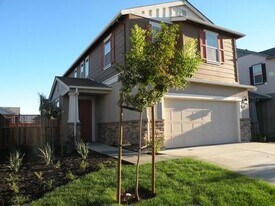830 San Bernardo Ln in Morgan Hill, CA - Building Photo