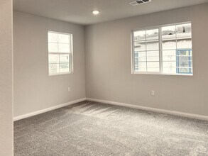 9752 New Frst Ln in Jurupa Valley, CA - Foto de edificio - Building Photo