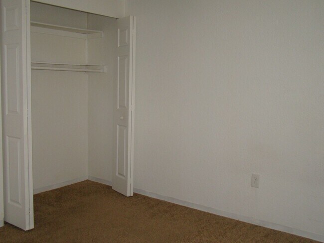 10047 S Nob Hill Cir-Unit -05-10047 - Veneto in Tamarac, FL - Building Photo - Building Photo