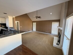 212 Brooks Dr in Sheffield, AL - Building Photo - Building Photo