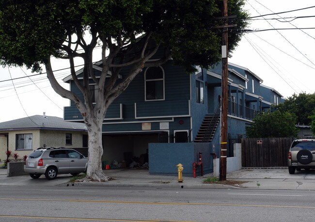 14814 Inglewood Ave in Lawndale, CA - Foto de edificio - Building Photo