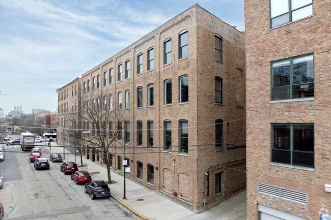 The Evergreen Lofts in Chicago, IL - Building Photo - Building Photo