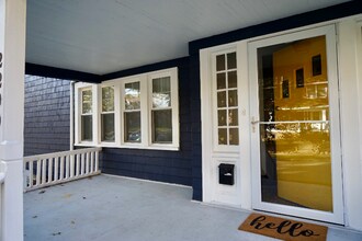 2200 Cottage Grove Ave in Cleveland Heights, OH - Foto de edificio - Building Photo