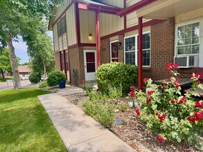 7962 W Glasgow Pl in Littleton, CO - Building Photo - Building Photo