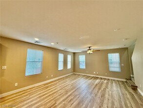 8948 Amy Olivia Ave in Las Vegas, NV - Building Photo - Building Photo