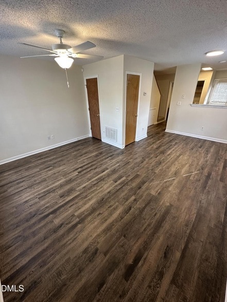 2938 Faversham Pl in Raleigh, NC - Foto de edificio - Building Photo