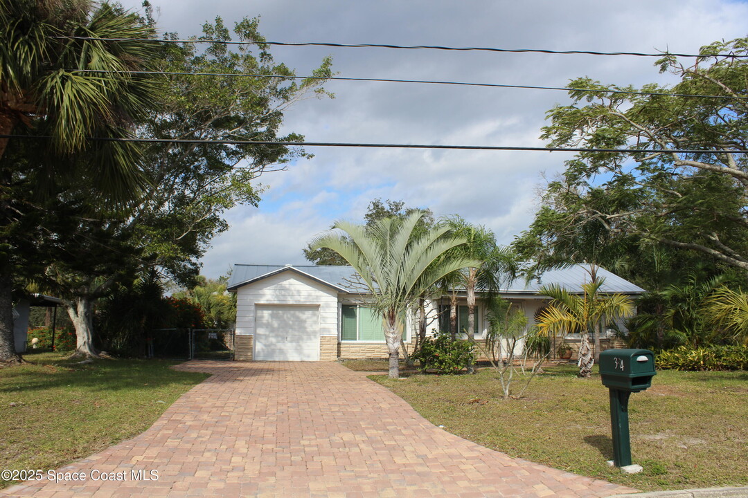 394 Royal Palm Dr in Melbourne, FL - Building Photo