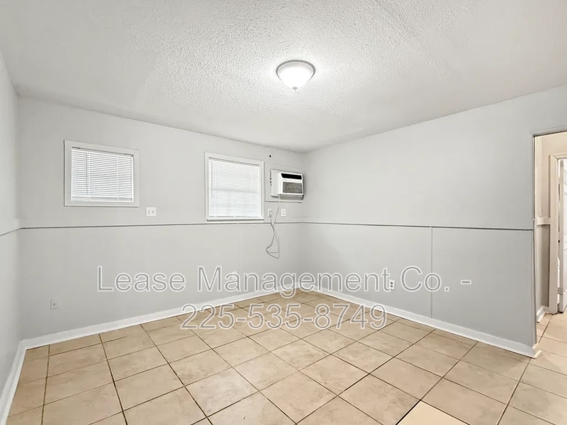 524 Starrett Rd in River Ridge, LA - Building Photo