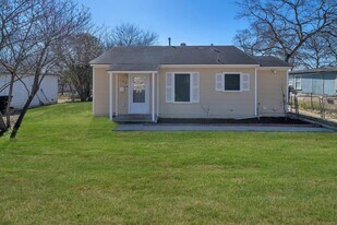 162 Mc Dougal Ave in San Antonio, TX - Building Photo