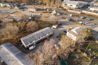 40 W Main St in Clinton, CT - Building Photo - Building Photo