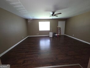 1034 Ray St in Griffin, GA - Foto de edificio - Building Photo