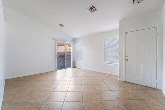 3139 Sierra Ridge Dr in Las Vegas, NV - Building Photo - Building Photo