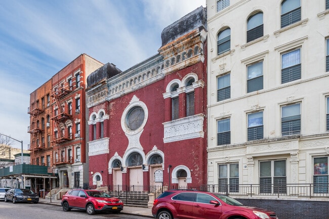 21 W 118th St