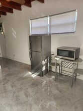 8201 SW 101st Ave in Miami, FL - Building Photo - Building Photo