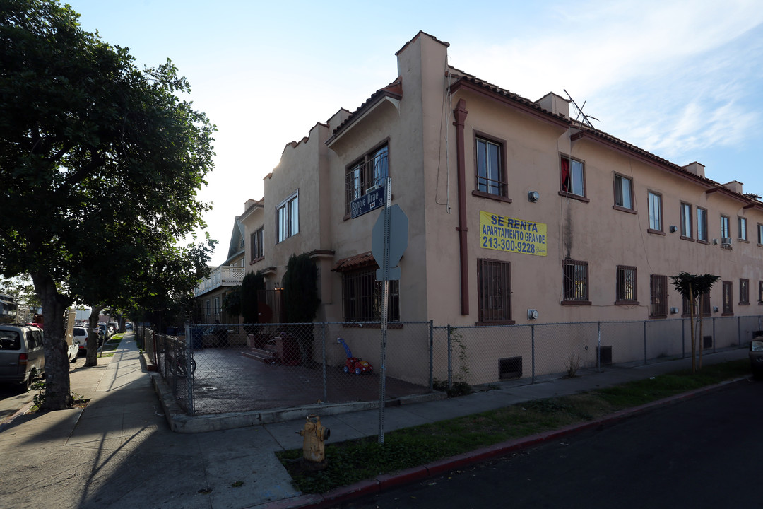 1801 S Bonnie Brae St in Los Angeles, CA - Foto de edificio