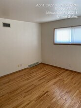 5465 N 83rd St in Milwaukee, WI - Building Photo - Building Photo