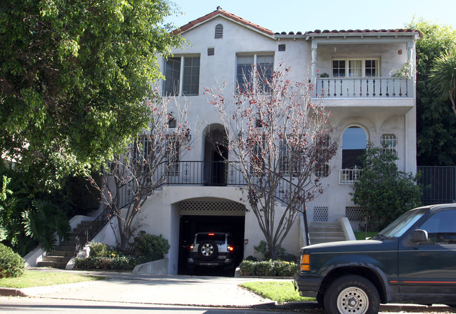 736 S Genesee Ave in Los Angeles, CA - Building Photo - Building Photo