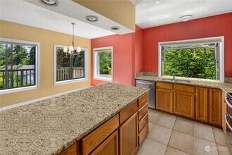 3424 161st Court Southeast in Bellevue, WA - Foto de edificio - Building Photo